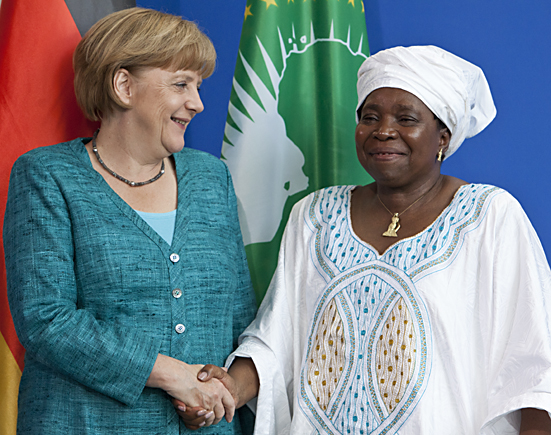Bundeskanzlerin Merkel empfaengt die Kommissionspraesidentin der Afrikanischen Union, Dlamini-Zuma - Chancellor Merkel welcomes the President of the African Union Commission, Dlamini-Zuma