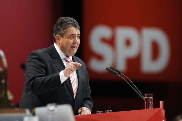 Sigmar Gabriel, der neue und alte SPD-Parteivorsitzender, spricht zu den Delegierten. (Foto: Friedrichson Pressebild / Friedhelm Schulz)