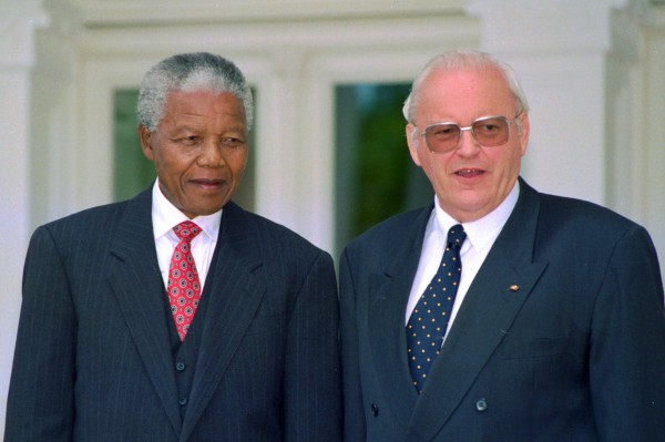 Bonn, Villa Hammerschmidt. 21. Mai 1996. Foto: Bundespräsident Prof. Dr. Roman Herzog empfing Nelson Rolihlahla Mandela, Präsident der Republik Südafrika.
