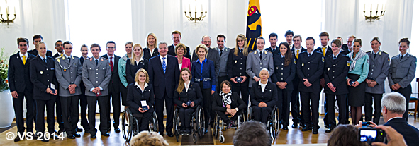 Bundespräsident Gauck verleiht Silbernes Lorbeerblatt an Medaillengewinner von Sotschi im Schloss Bellevue Berlin